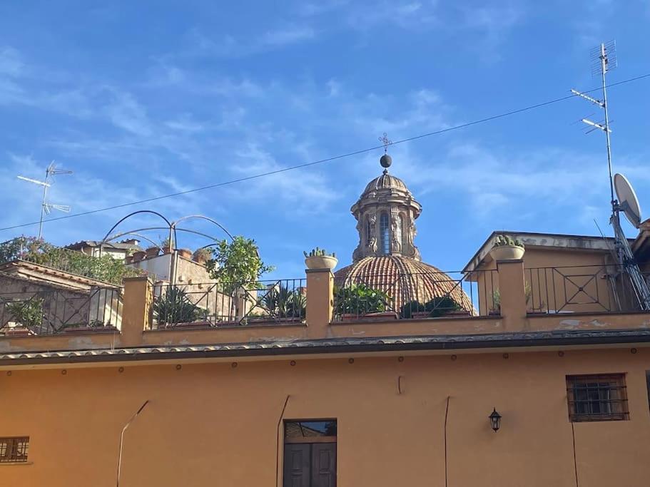 Over The Ruins Appartamento Roma